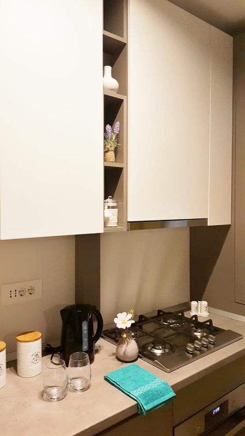 Elias Central Apartment - 2 Bedrooms & Free Parking Орадя Экстерьер фото