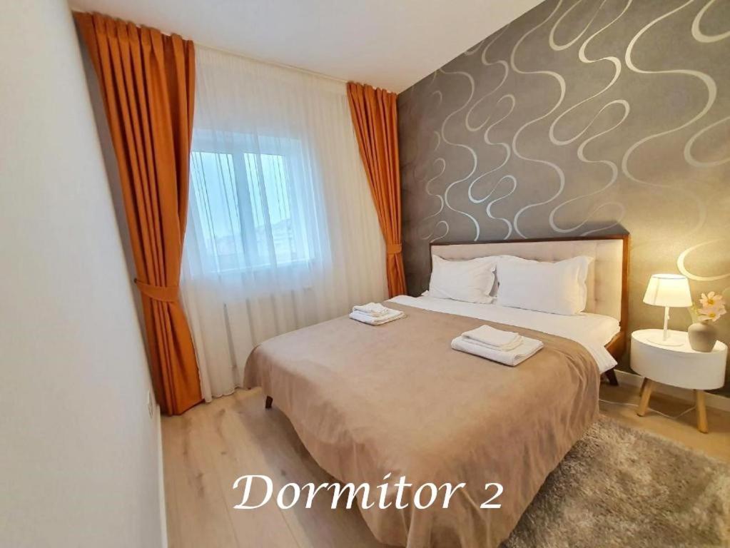 Elias Central Apartment - 2 Bedrooms & Free Parking Орадя Экстерьер фото
